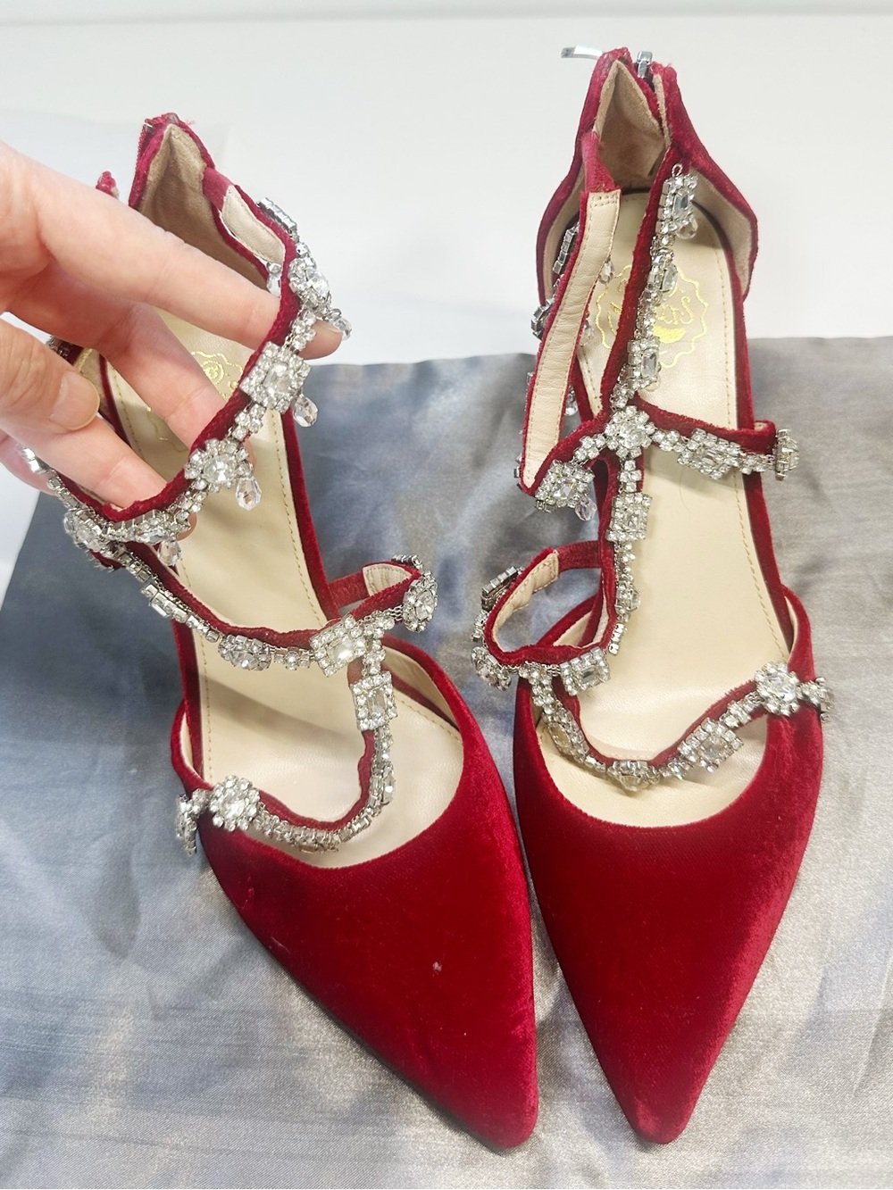 Vero cuoio Red Velvet Crystal-Strap Genuine Leather Women's  Heels